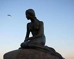 http://www.welcome-to-my-copenhagen.com/images/copenhagen_denmark_mermaid.jpg