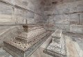 TajTombs-Of-Mumtaz-Mahal-And-Shah-Jahan-In-The-Lower-Level-Inside-Taj-Mahal