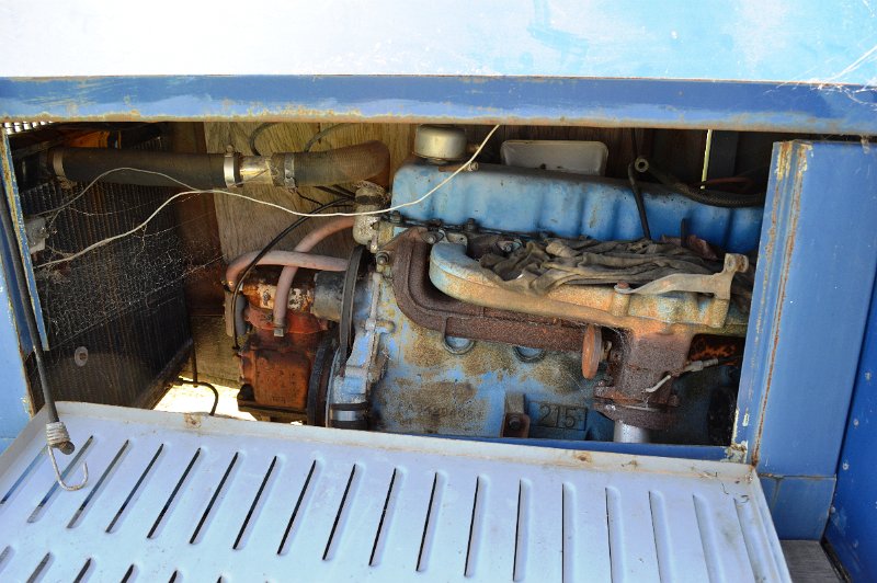DSC_0058.JPG - Rail motor slant six, Chrysler engine