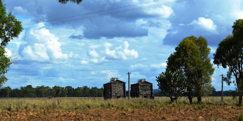 DSC_0091.JPG - Disused tobacco driers near the Dumaresq River