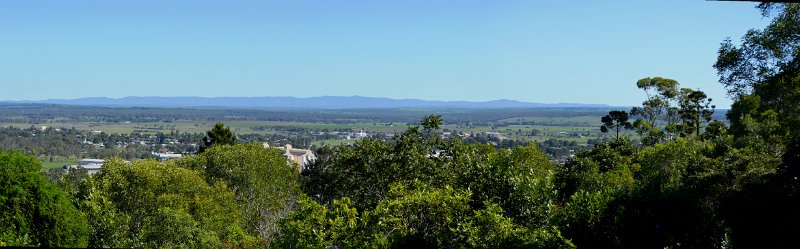 06KingaroyPan07.JPG - Kingaroy and the Bunya Mountains viewed from Apex Park
