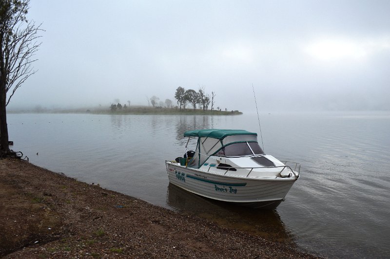 DSC_0002.JPG - A misty morning at Lake Somesrset 