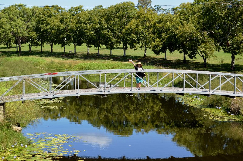 DSC_0007d.JPG - Eidsvold; (after cyclone Ita ?) water beside the golf course