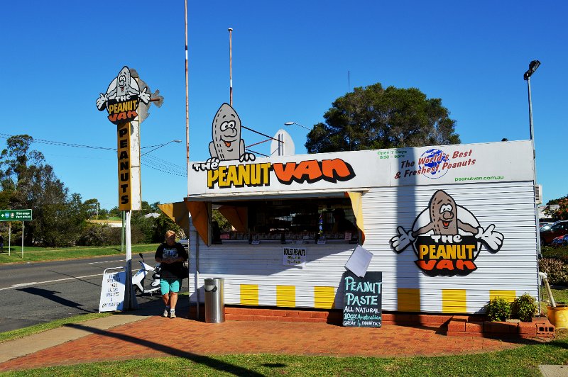 DSC_0047.JPG - Kingaroy; "The Peanut Van" has been here for 45 years (1969)