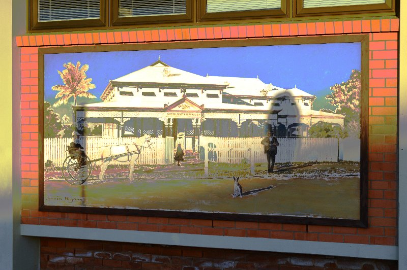 DSC_0062.JPG - Bowen history in murals
