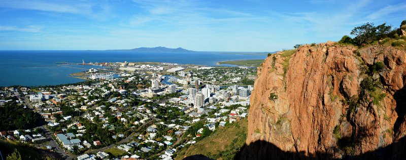 05TvillePan07.JPG - Townsville; and Magnetic Island views from Castle Hill 
