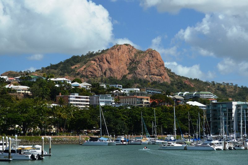 DSC_0005auto_crop.jpg - Townsville; Marina and Castle Hill
