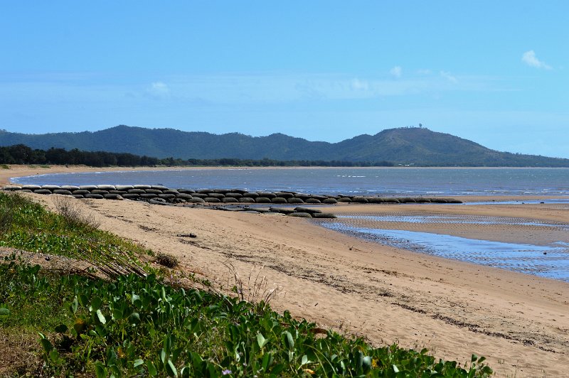 DSC_0006a.JPG - Townsville; Rowes Bay and Point Pallaranda outside our stopover