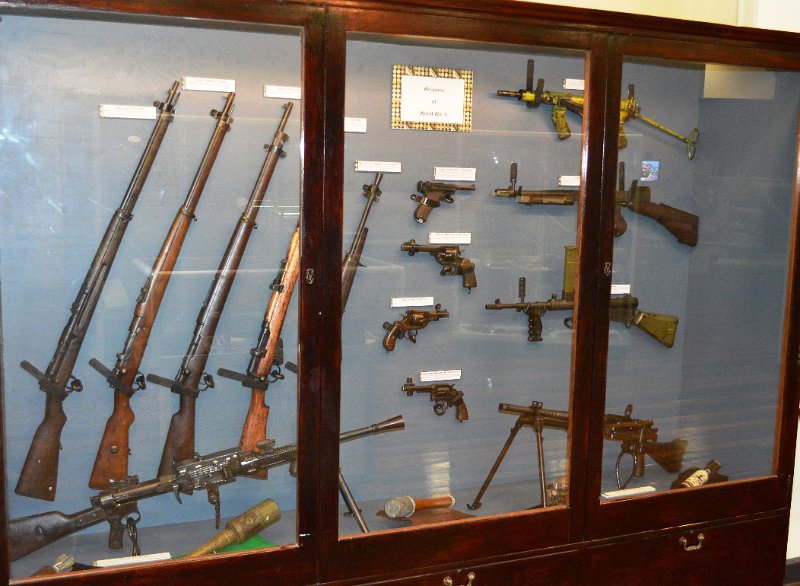 DSC_0019.JPG - Jezzine Barracks - weapons of WWII (Turkey, Germany, Italy, Australia)