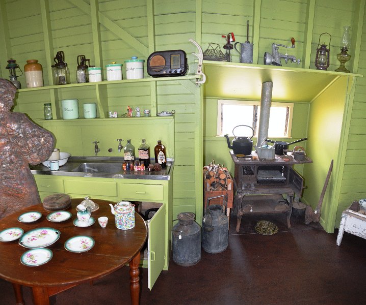 17CardwellPan01.JPG - Cardwell historic post office/bush telegraph