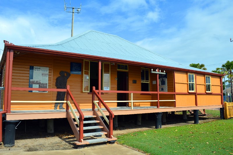 DSC_0009d.JPG - Cardwell historic post office/bush telegraph