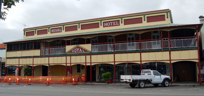 DSC_0108.JPG - Ingham - Royal Hotel