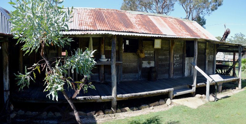 23HerbertonPan09.JPG - Herberton Historic Village - slab hut