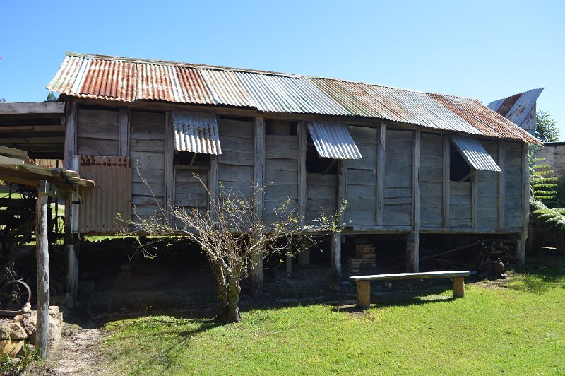 DSC_0099.JPG - Herberton Historic Village - slab hut