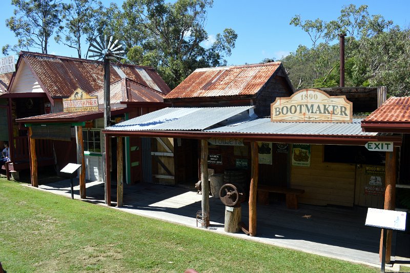 DSC_0271.JPG - Herberton Historic Village - Bootmaker and Camera Store