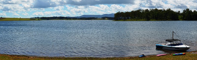 24EachamPan07.JPG - Atherton Tablelands - the Afghanistan Avenue of Honour is beside Lake Tinaroo