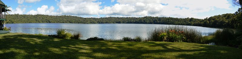 24EachamPan10.JPG - Atherton Tablelands - The Crater Lakes NP - Lake Barrine