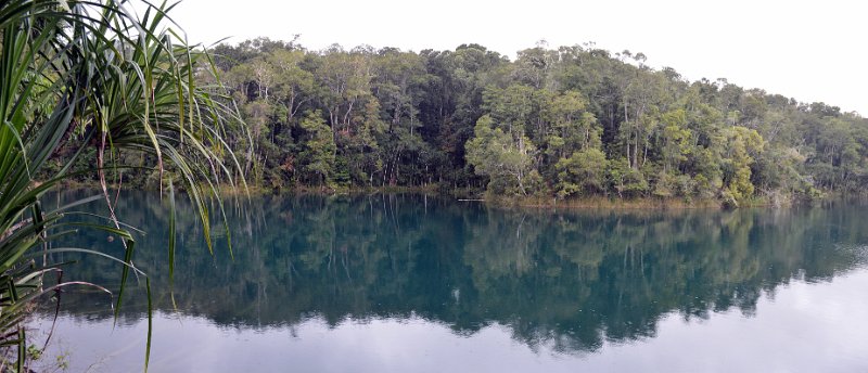 25MareebaPan01.JPG - Atherton Tablelands - The Crater Lakes NP - Lake Eacham