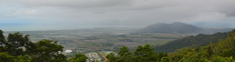 26MareebaPan02.JPG - Atherton Tablelands - Lookout toward Cairns
