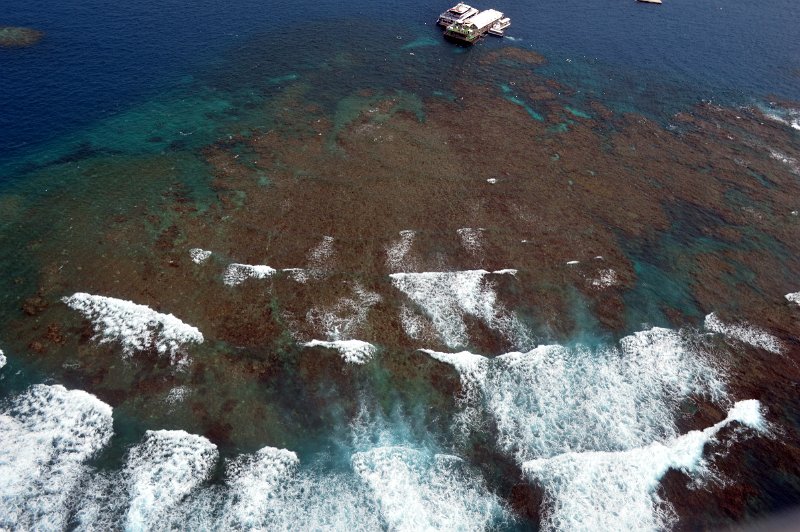DSC_0132.JPG - Moore Reef - chopper flight