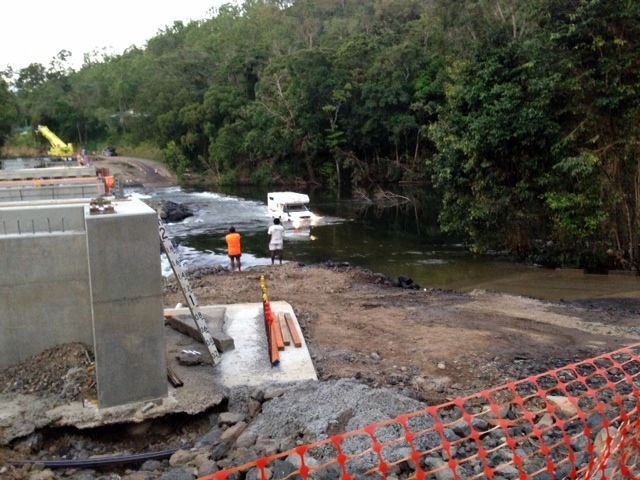 02DaintreeCrossing.jpg - Daintree Coast - the Bloomfield River crossing (our scary crossing)