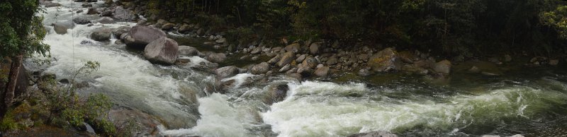 02DaintreePanorama06.JPG - Mossman River in the Gorge
