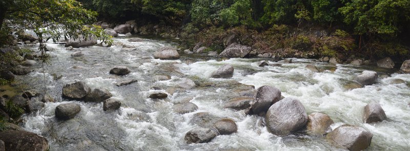 02DaintreePanorama08.JPG - Mossman River in the Gorge