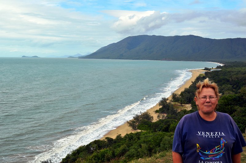 DSC_0023.JPG - Coastline between Cairns and Port Douglas