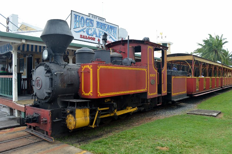 DSC_0046.JPG - Port Douglas Marina railway station
