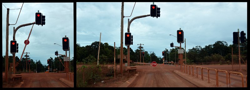 08Wiepa4.jpg - Weipa - not a rail crossing, but a mine truck vehicle crossing