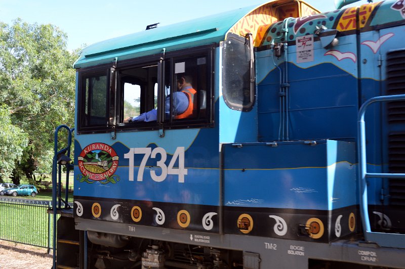 DSC_0030.JPG - Diesel loco is decorated in the theme of Buda-dji.