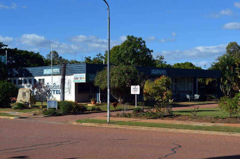 DSC_0046.JPG - Greenvale - Three Rivers Hotel recorded in the Stan Coster/Slim Dusty song