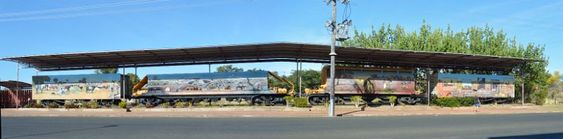 22ClermontPan01.JPG - Clermont local activity murals