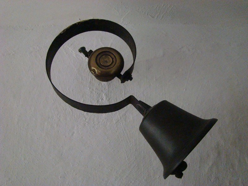 DSC01526.JPG - Service bell (annunciator)