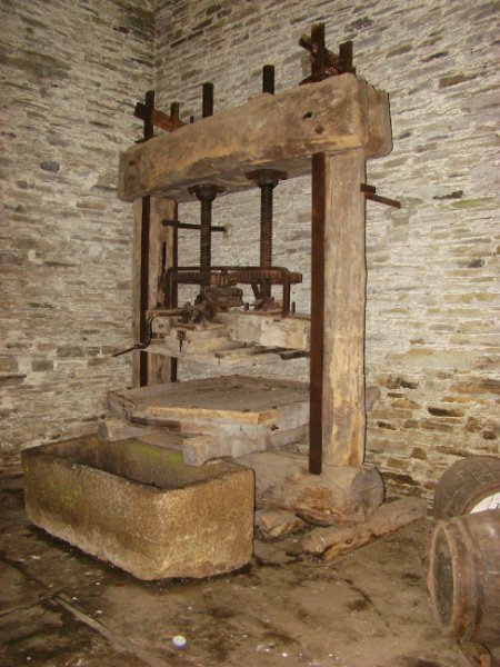 DSC01689.JPG - Buckland Abbey - cider apple press