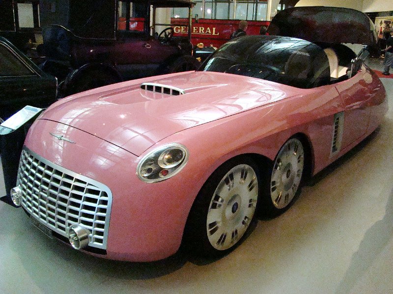 DSC01964.JPG - Heritage Motor Museum - Penelope's FAB1 Thunderbirds are Go
