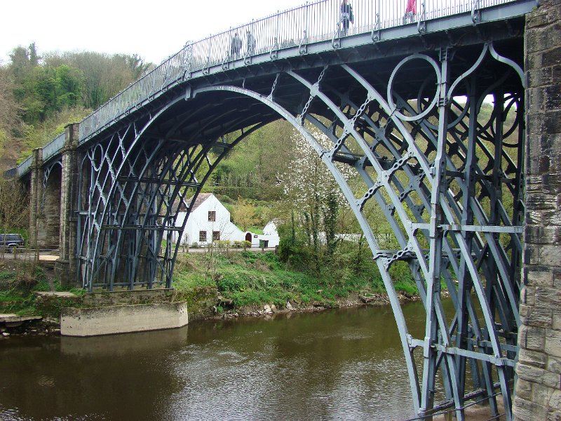 DSC02072.JPG - Iron Bridge at Iron Bridge