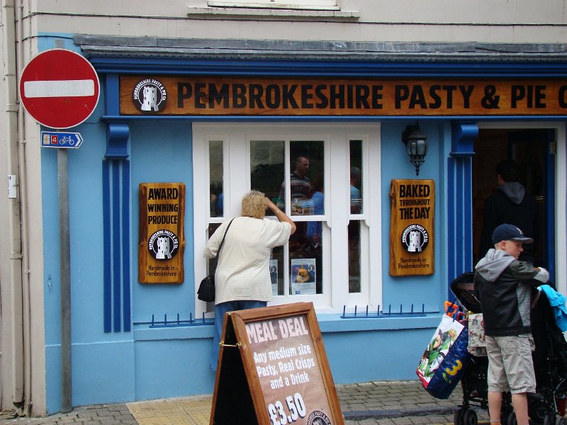 DSC02303.JPG - Tenby - is this another Pasty shop