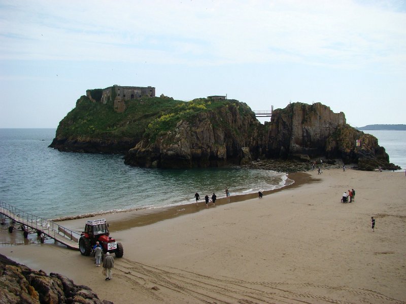 DSC02327.JPG - Tenby South Beach and Fortress