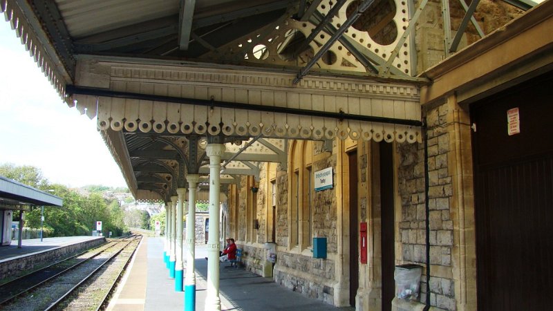 DSC02350.JPG - Tenby Rail Station
