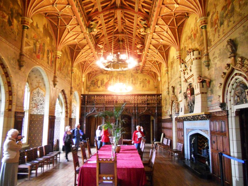 DSCN0685.JPG - Cardiff Castle Gothic deco on walls and ceilings