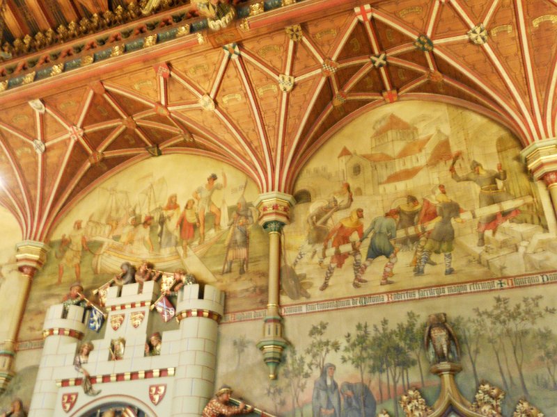 DSCN0689.JPG - Cardiff Castle Gothic deco on walls and ceilings