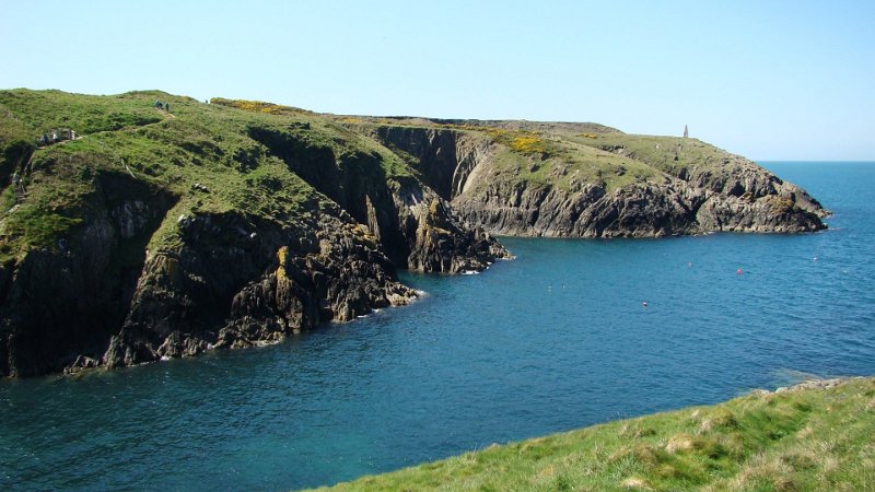 DSC02449.JPG - Porthgain Harbour entrance