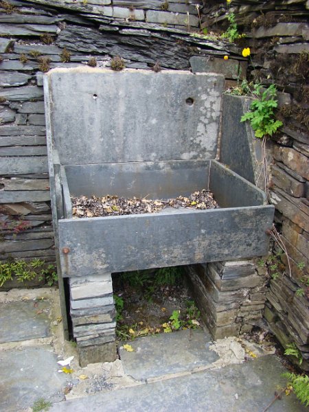 DSC02650.JPG - Even the laundry tub was made from slate