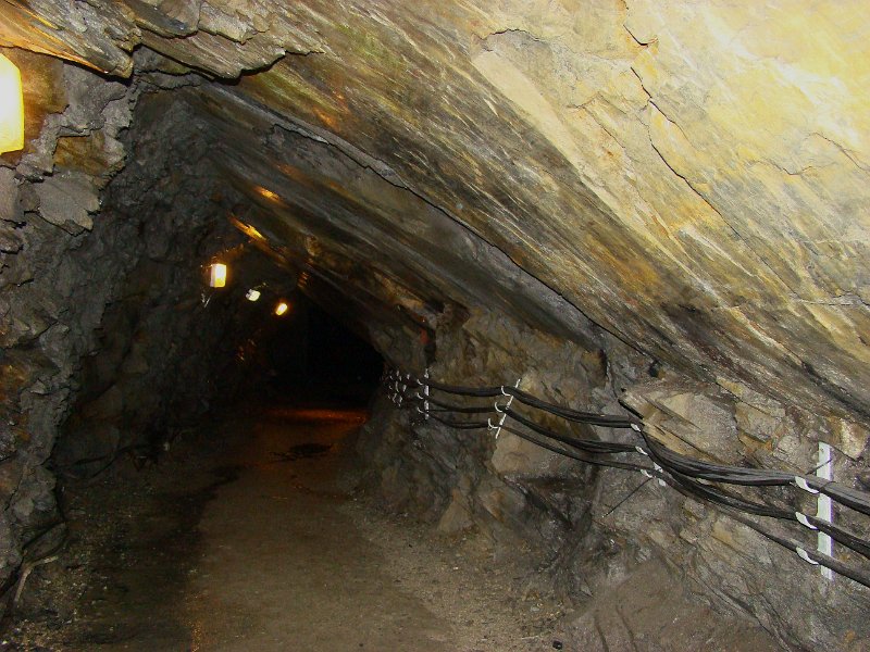 DSC02664.JPG - Underground