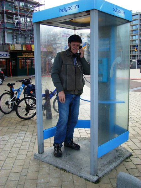 DSC03360.JPG - Another phone booth