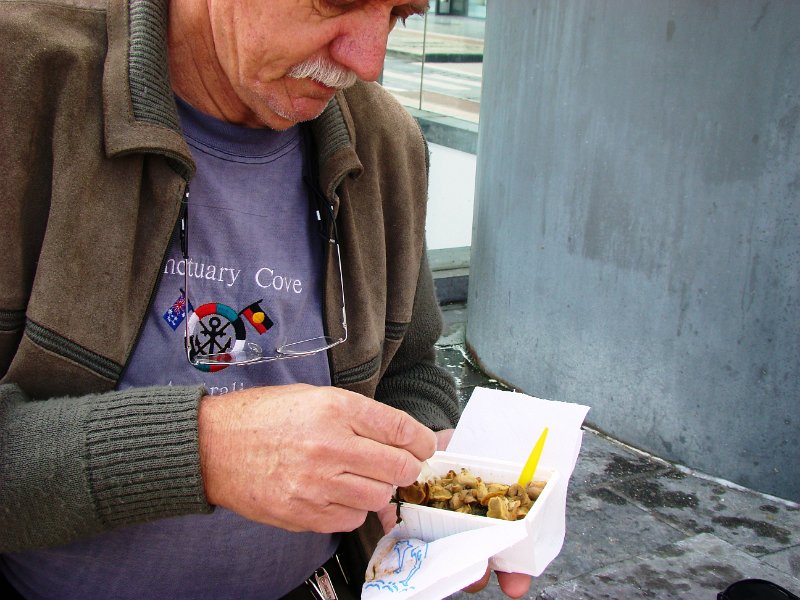 DSC03396.JPG - Oostende - snails for (Dave's) lunch