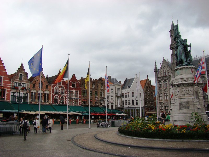 DSC03280.JPG - Brugge town square