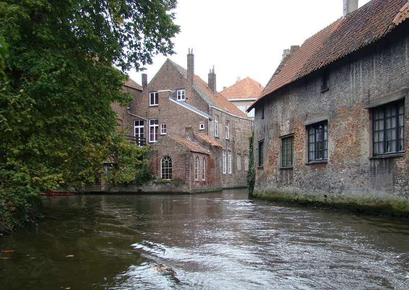 DSC03294.JPG - Brugge canal views
