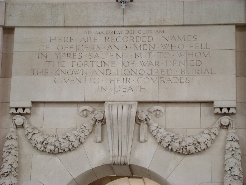 DSC03477.JPG - The Menen gate, Ypres